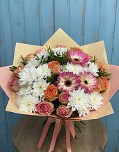 Букет цветов из:  Розы, Герберы и Хризантемы в Новокузнецке