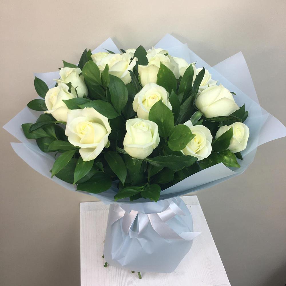 Букет 15 Белых роз Проуд в Новокузнецке