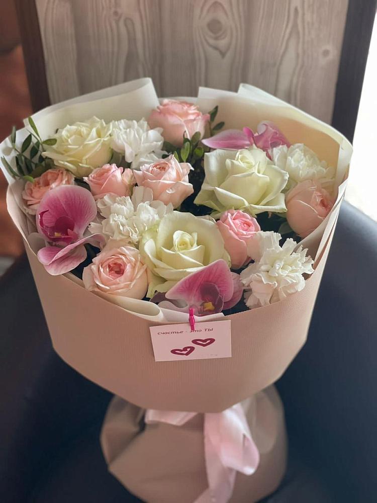 Букет цветов из: Орхидеи, Розы и Гвоздики в Новокузнецке