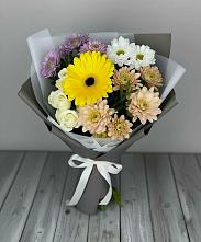 Букет цветов из:  Розы, Герберы и Хризантемы в Новокузнецке