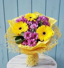 Букет цветов из:  Хризантемы и Герберы в Новокузнецке