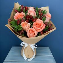 Букет цветов из:  Розы и Альстромерии в Новокузнецке