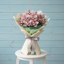 Букет цветов из:  Орхидеи и Розы в Новокузнецке