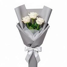 Букет 3 белые розы в Новокузнецке