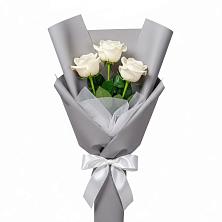 Букет 3 белые розы в Новокузнецке