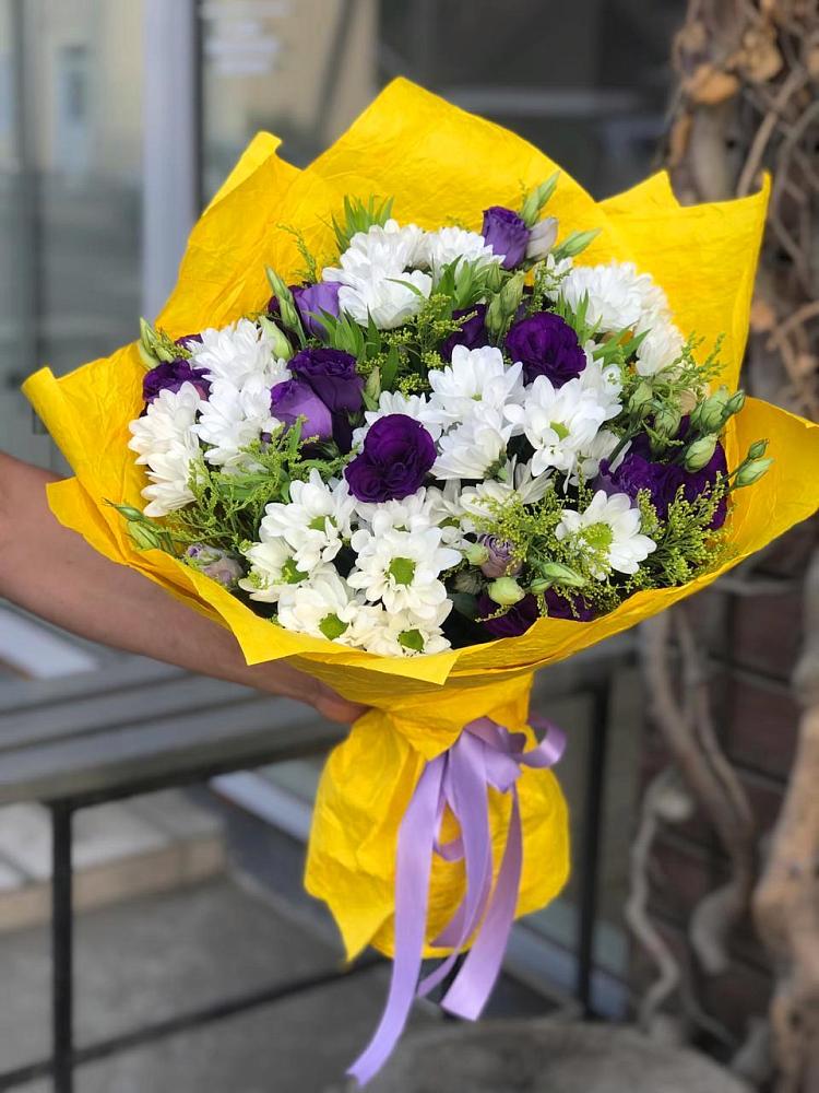 Букет цветов из: Ирисы, Хризантемы и Ромашки в Новокузнецке