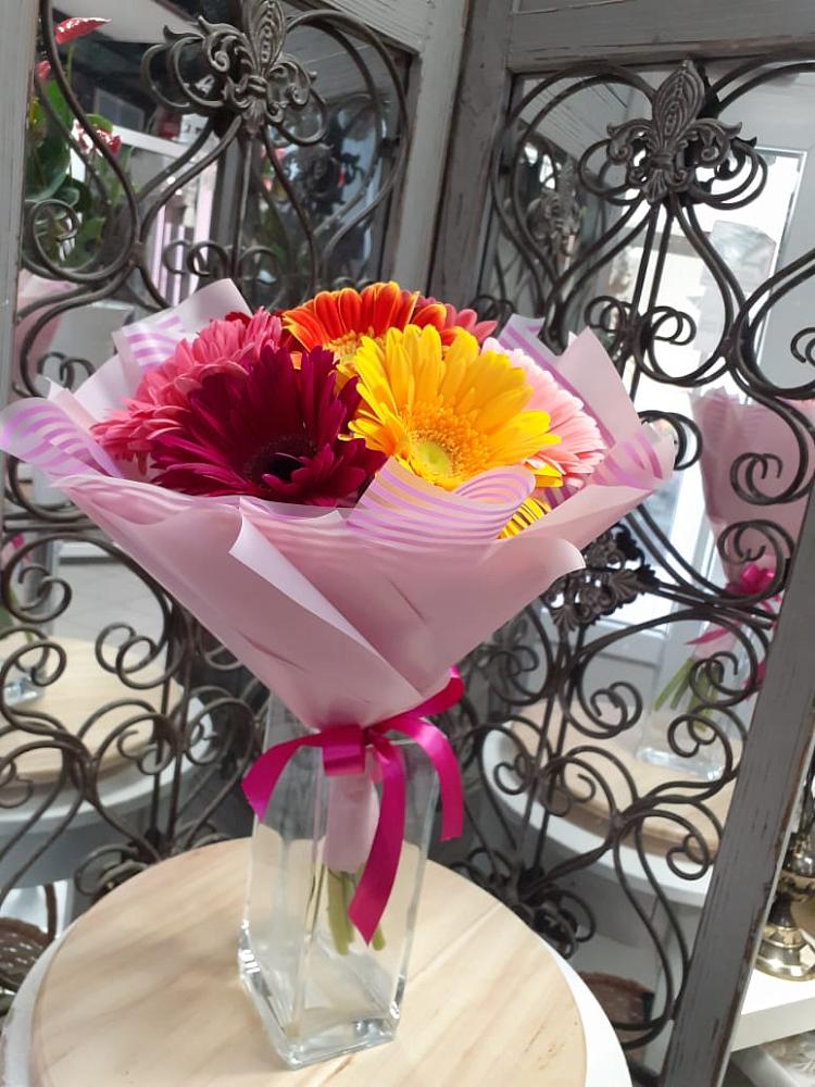 Букет цветов из: Герберы в Новокузнецке