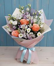 Букет цветов из:  Лизиантусы, Розы, Альстромерии и Гипсофила в Новокузнецке