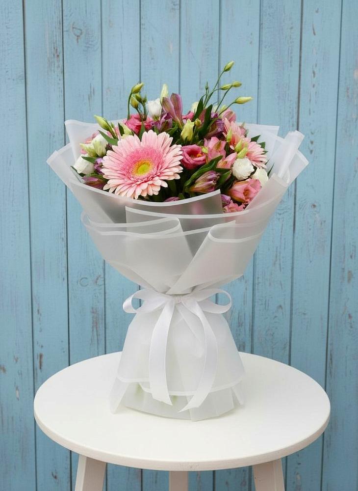 Букет цветов из: Герберы, Альстромерии и Лизиантусы в Новокузнецке