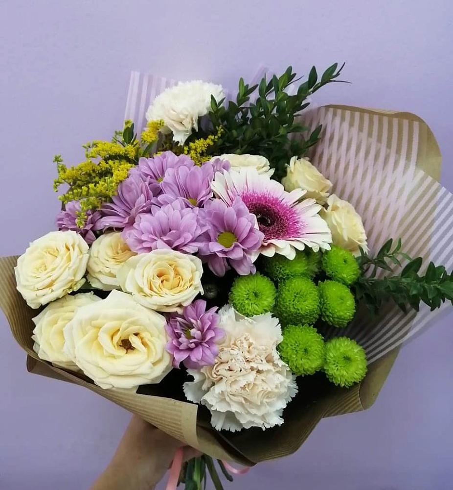 Букет цветов из: Хризантемы, Розы, Гвоздики и Герберы в Новокузнецке