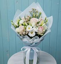 Букет цветов из:  Розы и Лизиантусы в Новокузнецке