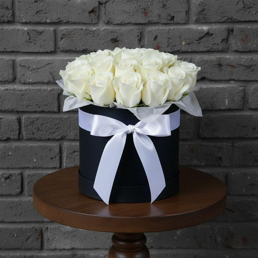 Цветочная композиция из Розы в шляпной коробке в Новокузнецке