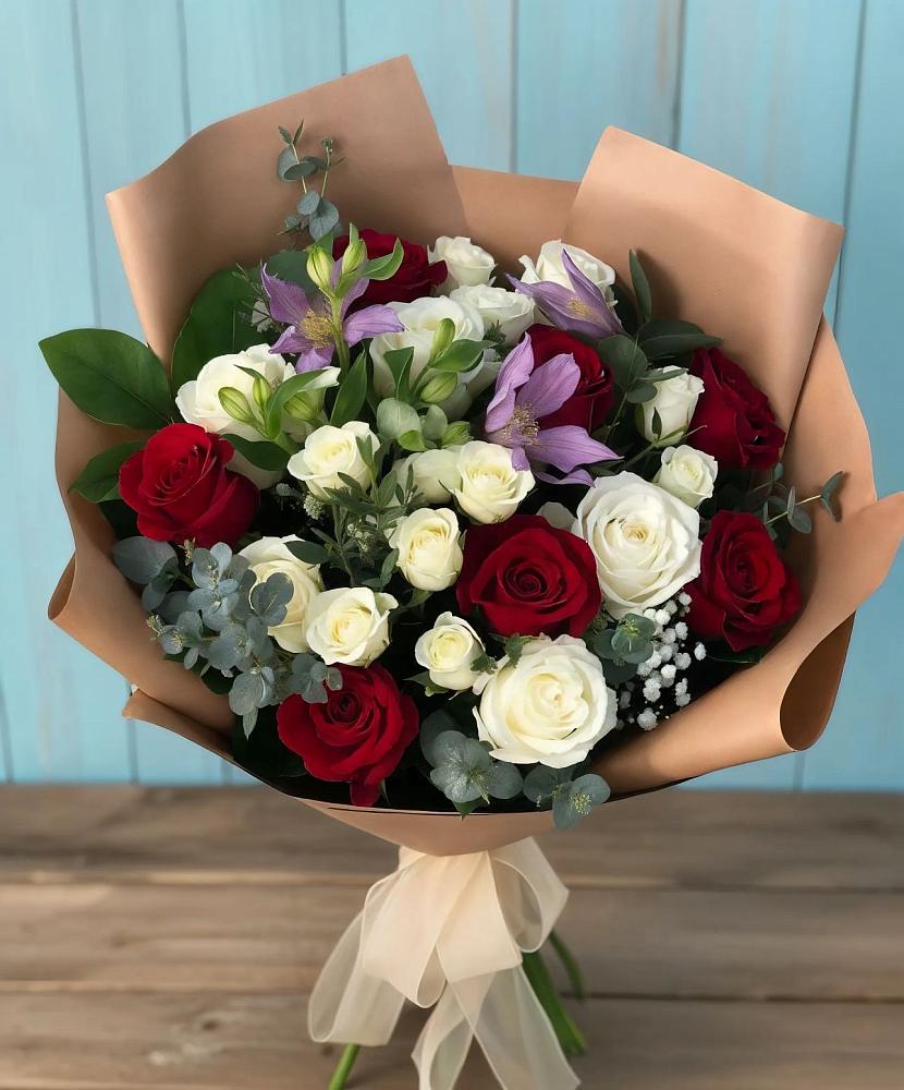 Букет цветов из: Розы и Альстромерии в Новокузнецке