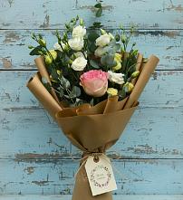 Букет цветов из:  Розы и Лизиантусы в Новокузнецке