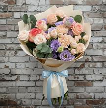 Букет цветов из:  Розы, Лизиантусы и Гвоздики #REPLACE_PRED# Новокузнецке